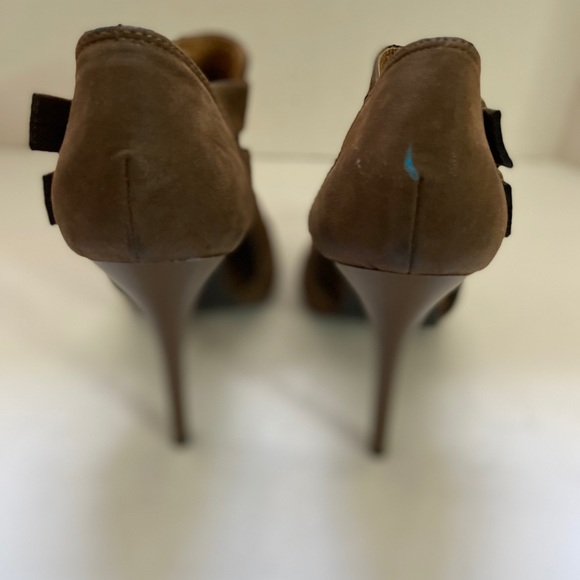 Chinese Laundry - Picture 2 of 4